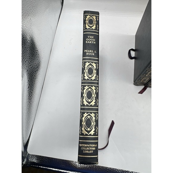 Decorative Vtg Book Set Faux Leather Dark Academia Navy Gold International Coll. - Picture 13 of 16